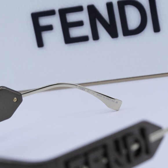 Fendi FE40120I 45E Oval Sunglasses - Brown main image 4